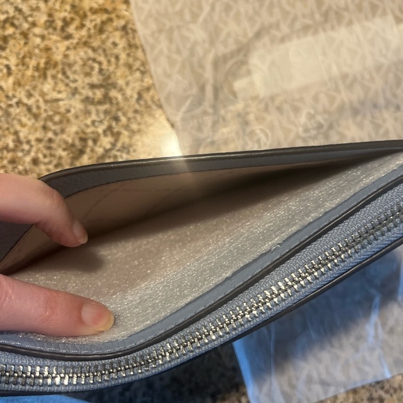 Michael Kors Light Blue Leather Pouch - Picture 3 of 4